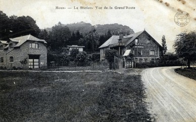 HOUX LA STATION.jpg